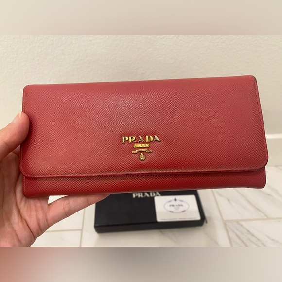 Prada full size Wallet - Picture 2 of 13